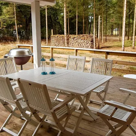 度假居 6 Person In