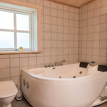 度假居 6 Person In *